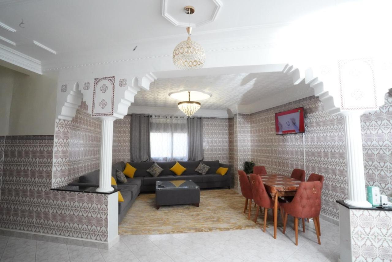 Apartment Oumnia 1 - City Center Tangier Bagian luar foto